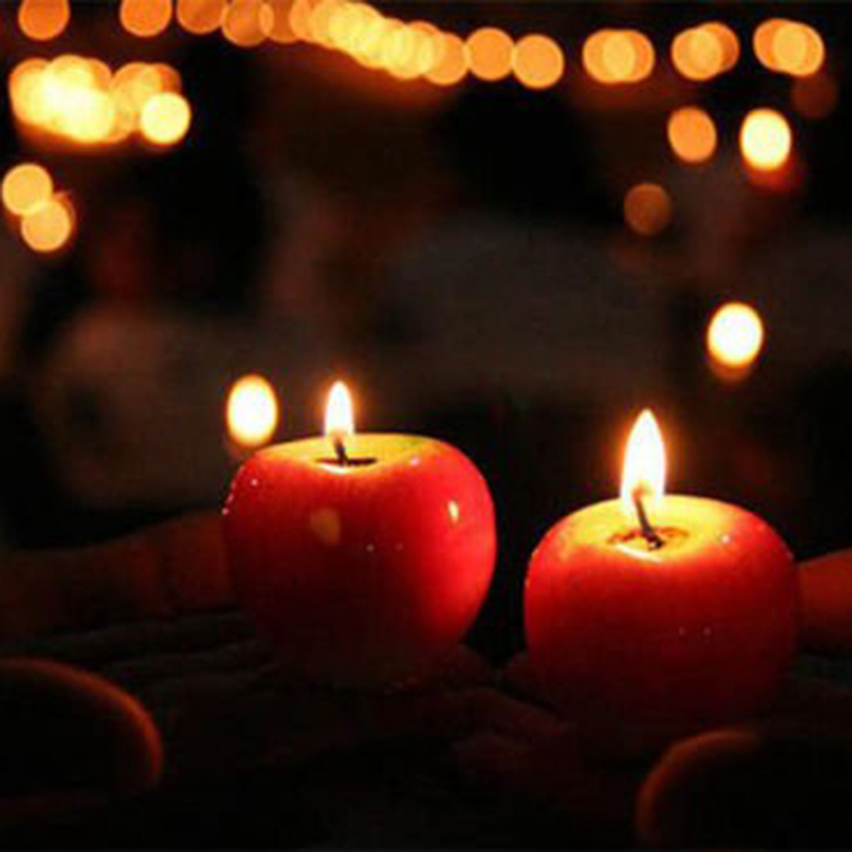 Soy Wax - เทียนรูปแอปเปิลจำลองขนาดกลาง สำหรับตกแต่งในเทศกาลคริสต์มาส งานแต่งงาน และงานปาร์ตี้ – ของตกแต่งรูปผลไม้เทียมที่ดูสมจริง